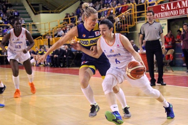 Perfumerias Avenida Salamanca vs. Good Angels Košice, Dominguez(6) vs. Žirková(7) (Foto: FIBA/Perfumerias Avenida)