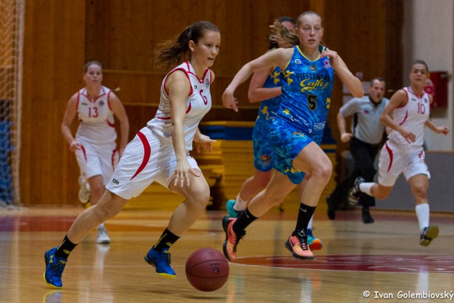 BK ŠKP 08 Banská Bystrica vs. Piešťanské Čajky, Stašová(6) (Foto: Ivan Golembiovský)