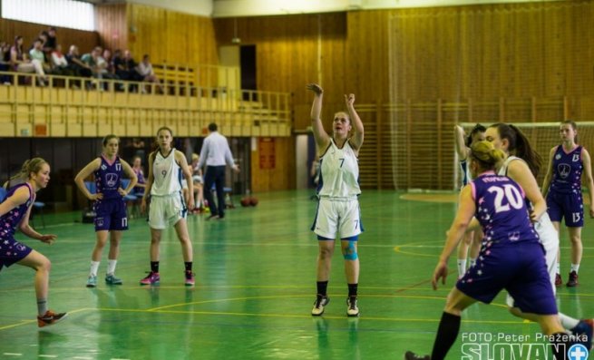 BK Slovan Bratislava vs. BAM Poprad, Slovenský pohár 2015-16, Lenka Slezáriková (7) (Foto: Peter Praženka)