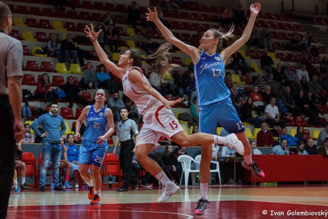 BK ŠKP 08 Banská Bystrica vs. BK Slovan Braislava (Foto: Ivan Golembiovský)