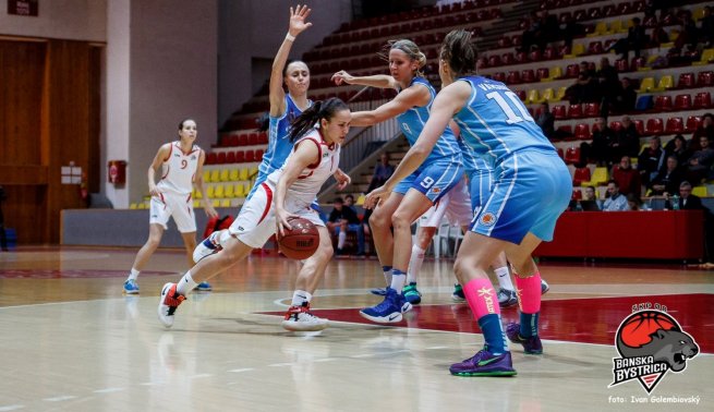 BK ŠKP 08 Banská Bystrica vs. BK Slovan Bratislava, Jana Matejčíková (1) (Foto: Ivan Golembiovský)