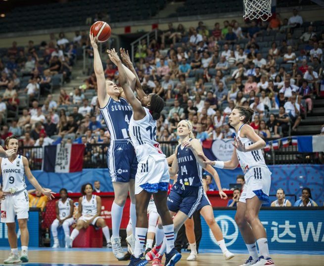 Francúzsko - Slovensko, Rebeka Mikulášiková (4) (Foto: fiba.com)