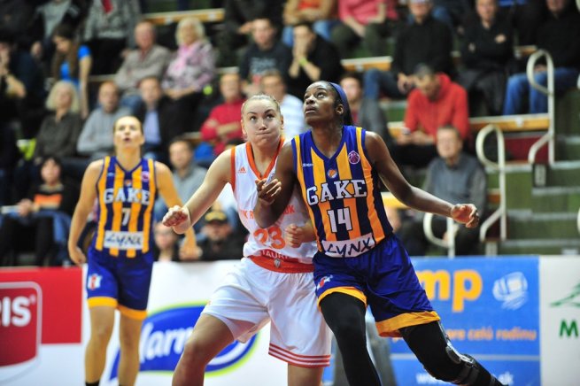 MBK Ružomberok vs. GOOD ANGELS Košice, Jackovec (23) vs. Peters (14) (Foto: fiba.basketball)