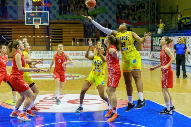 YOUNG ANGELS Košice vs. Dubček Bratislava (Foto: Marek Findrík)