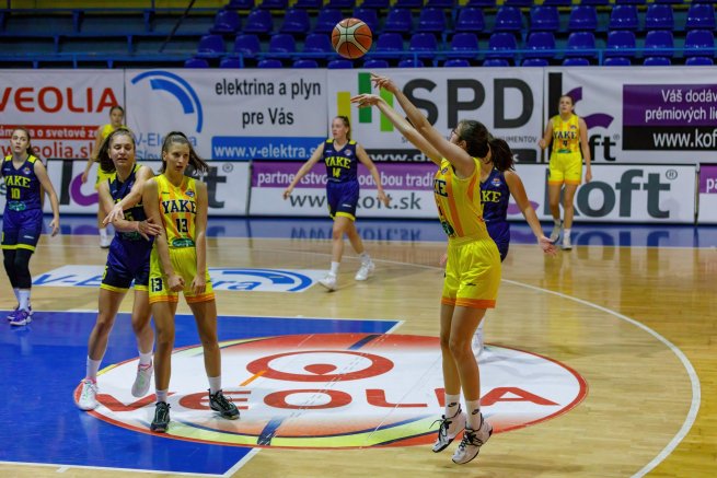 YOUNG ANGELS U23 Košice vs. YOUNG ANGELS U19 Košcie, Karin Holomaniová (2) (Foto: Marek Findrík)