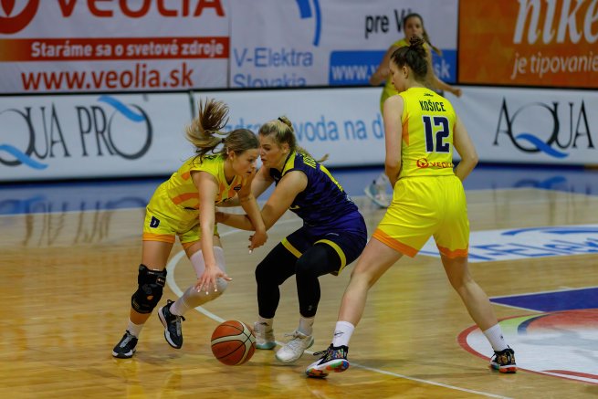 YOUNG ANGELS U19 Košice vs. YOUNG ANGELS U23 Košice (Foto: Marek Findrík)