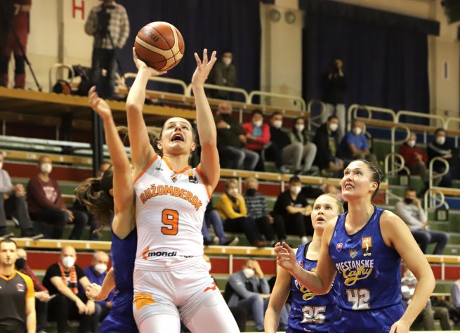 MBK Ružomberok vs. Piešťanské Čajky, Teodora Turudič (9) (Foto: TASR)