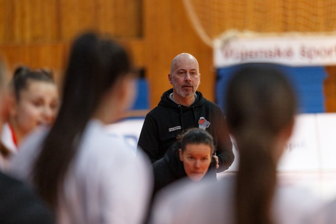 BK ŠKP 08 Banská Bystrica vs. YOUNG ANGELS Košice, tréner Miloslav Michálik (Foto: Ivan Golembiovský)