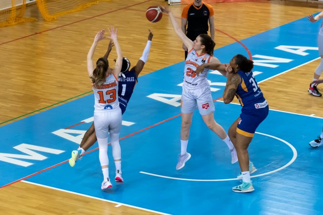 MBK Ružomberok vs. YOUNG ANGELS Košice (Foto: Laco Duračka)