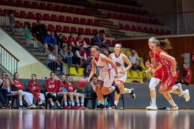 Jana Matejčíková (7), BK ŠKP 08 Banská Bystrica (Foto: Ivan Golembiovský)