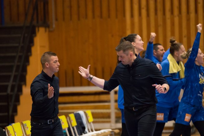 YOUNG ANGELS Košice vs. Piešťanské Čajky, asistent trénera Kačmárik a tréner Jankovič (Foto: Jäzva)