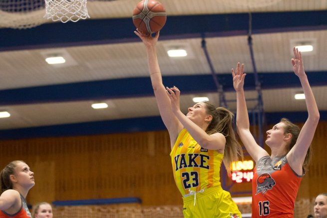 YOUNG ANGELS Košice vs. BK ŠKP 08 Banská Bystrica, Denisa Blanárová (23) (Foto: Jäzva)