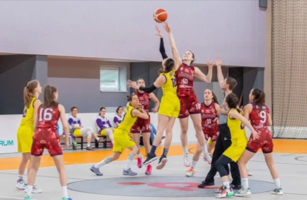 BK ZŠ Zvolen vs. BK Lokomotíva U19 Sereď (Foto: zv-podujatia.com)