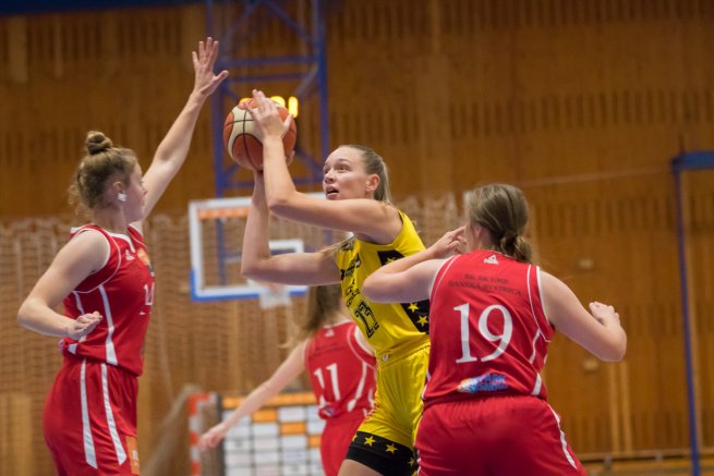 CBK Košice vs. BK ŠK UMB Banská Bystrica, Natália Tomajková (23) (Foto: Jäzva)