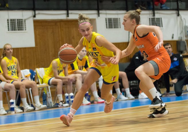 YOUNG ANGELS Košice vs. MBK Ružomberok, Ema Rodáková (14) (Foto: Jäzva)