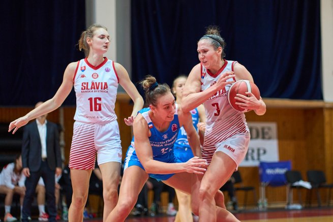 Slávia Banská Bystrica vs. Enea Gorzów (POL), Jovana Mandič (3) (Foto: Ivan Golembiovský)