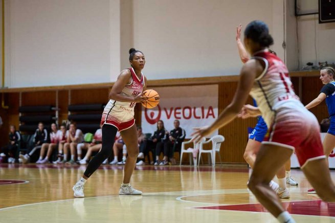 Slávia ŠKP Banská Bystrica vs. BK Klokani Ivanka pri Dunaji, Aspen Williston (10) (Foto: Ivan Golembiovský)