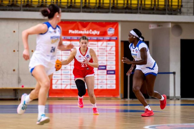 Natália Filická (21), BK AS Trenčín (Foto: Laco Duračka)