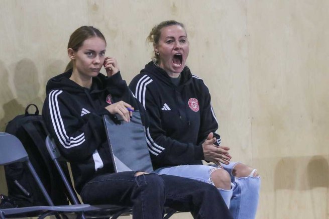 Simona Myslovičová a Zuzana Žirková, trénerský tím Slávie ŠKP Banská Bystrica (Foto: Jäzva)