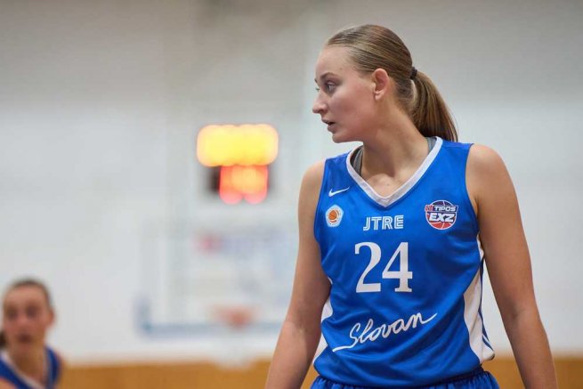 Simona Sobôtková (24), BK Slovan Bratislava (Foto: Ivan Golembiovský)