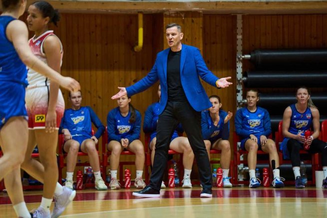 Slávia ŠKP Banská Bystrica vs. Piešťanské Čajky, tréner Peter Jankovič (Foto: Ivan Golembiovský)