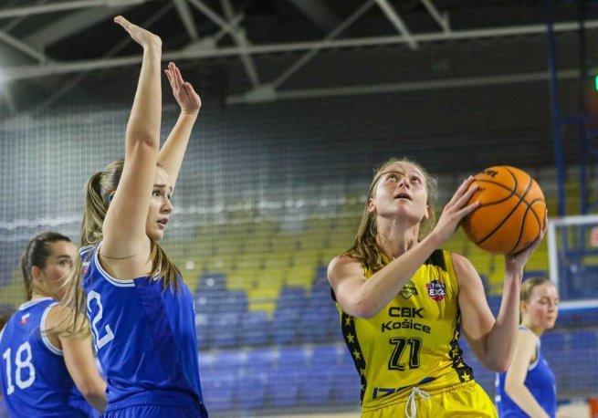 CBK Košice vs. BK Klokani Ivanka p/D, Emma Kmetoniová (21) (Foto: Jäzva)