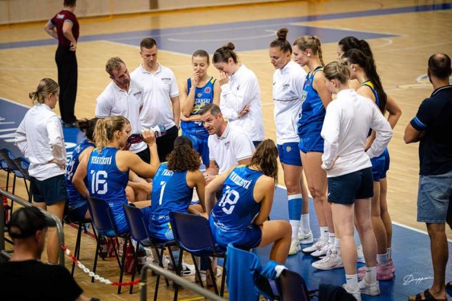 Piešťanské Čajky vs. KP Brno (CZE), tréner Peter Janbkovič a jeho tím (Foto: Lukáš Droppan)