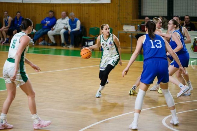 ŠBK Šamorín vs. BK Klokani Ivanka pri Dunaji, Timea Sujová (11) (Foto: Ladislav Dobsa)