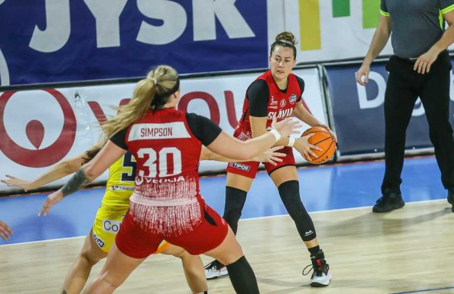 YOUNG ANGELS Košice vs. Slávia ŠKP Banská Bystrica, Elisa Pinzan (4) (Foto: Jäzva)