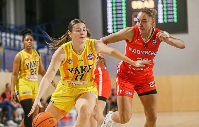 YOUNG ANGELS Košice vs. MBK Ružomberok, Erin Antosh (17) (Foto: Jäzva)