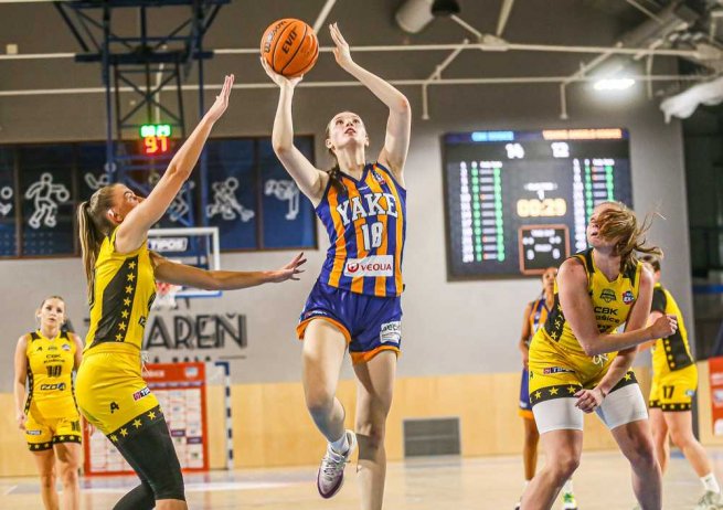 CBK Košice vs. YOUNG ANGELS Košice, Alexandra Pelánová (18) (Foto: Jäzva)