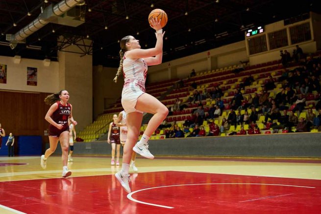 Slávia ŠKP Banská Bystrica vs. BK ŠK UMB Banská Bystrica, Alexandra Sofia Chovaníková (14) (Foto: Ivan Golembiovský)