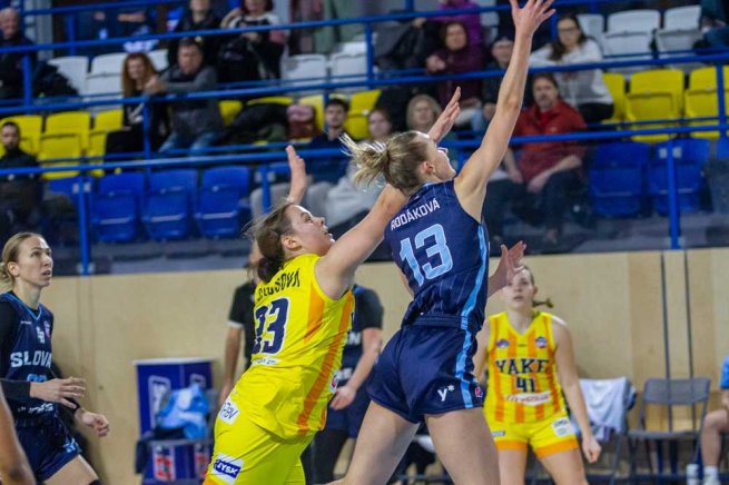 YOUNG ANGELS Košice vs. BC Slovan Bratislava, Ema Rodáková (13) (Foto: Jäzva)