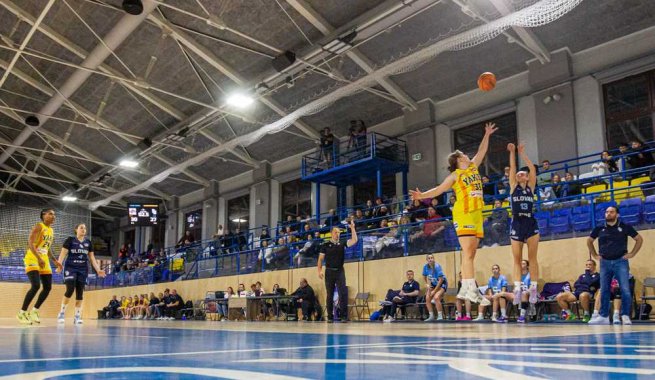 YOUNG ANGELS Košice vs. BC Slovan Bratislava, Ema Rodáková (13) (Foto: Jäzva)