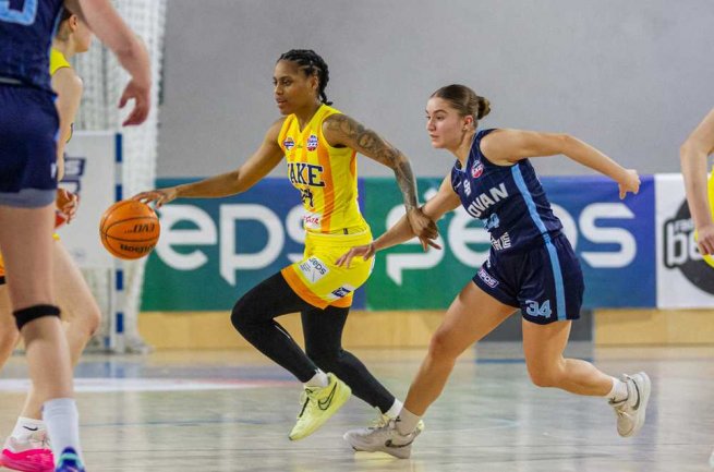 YOUNG ANGELS Košice vs. BC Slovan Bratislava, Kenisha Bell (24) (Foto: Jäzva)