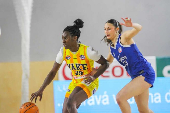 YOUNG ANGELS Košice vs. BK Klokani Ivanka pri Dunaji, Khiana Johnson (25) (Foto: Jäzva)