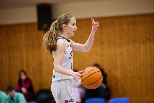 BK ŠK UMB Banská Bystrica vs. BK AS Trenčín, Martina Maliarová (10) (Foto: Ivan Golembiovský)