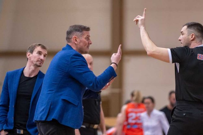 Piešťanské Čajky vs. MBK Ružomberok, tréner Peter Jankovič (Foto: Laco Duračka)