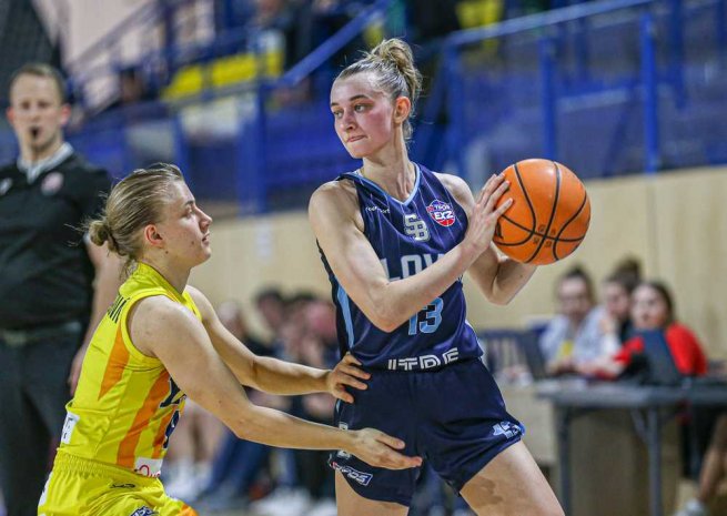 YOUNG ANGELS Košice vs. BC Slovan Bratislava, Ema Rodáková (13) (Foto: Jäzva)