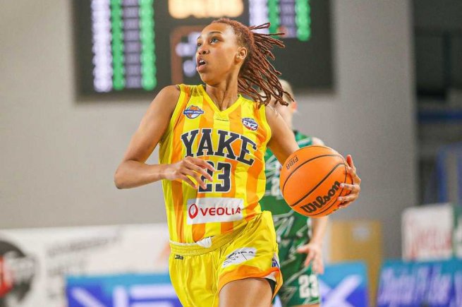 Šatňa Young Angels vonia koláčmi. Sujová nehrá, lebo chce pomôcť napredovaniu
