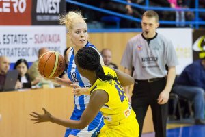 Basketbalistku Langhornovú nepustil na semifinále zrušený let