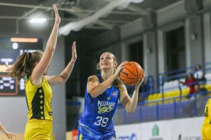 FOTO/VIDEO: Čajky nadeľovali aj proti CBK