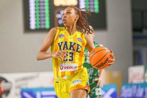 Šatňa Young Angels vonia koláčmi. Sujová nehrá, lebo chce pomôcť napredovaniu